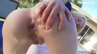 البلغارية القص معتدل البنيه