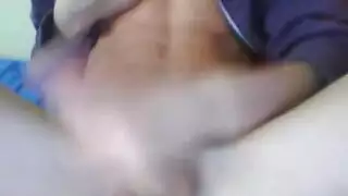 تقبيل مثلية يتحول إلى ثلاثية إباحية مع شاب