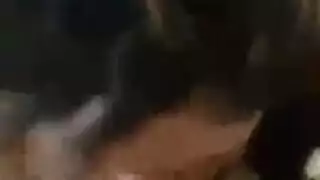 خبيرة في الجنس الفموي: فتاة مصرية تأخذ القضيب العربي بمهارة وإغراء