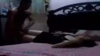 ممارسة جنسية عربية محرمة: شاب مصري يملأ عروس أبيه