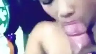 شباب عرب شباب في مشهد جماعي صريح