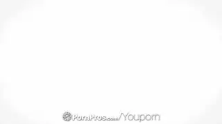 رجل واحد، وفتاتان ضخمتان مثيرتان: مشهد صريح كامل