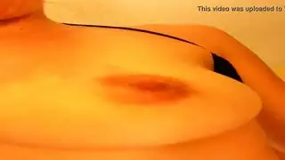 شقراء تركع لعمل مص قبل أن تُدخل كسها بقوة