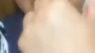 فتاة عاهرة تطالب بقضيب كبير لمهبلها وثدييها المذهلين