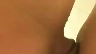 فرج إيطالي يُدك بقضيب اصطناعي ضخم