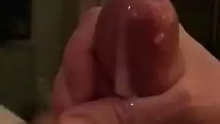 قضيب نائب الرئيس السمين يضخ مراهقة حتى الامتلاء