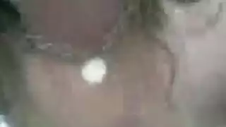 شباب يضربون زوجة أكبر سناً في فيديو إكس إكس إكس لتبادل الأزواج الساخن