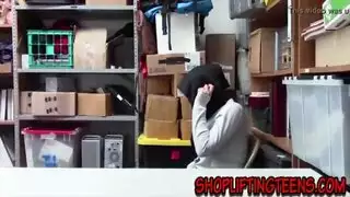 إباحية عربية: مص فوضوي وجلسة جنس عنيفة