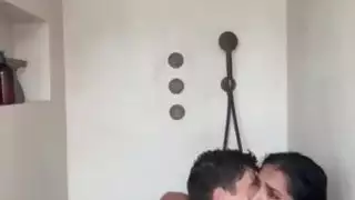 نيك في الحمام خلفي عنيف