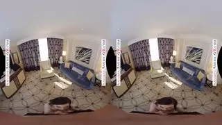 كس أصلع وحلق جائع لقضيب قاس