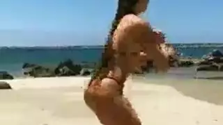 نجمة إباحية ذات أثداء ضخمة تُدمر كلياً في شرجي