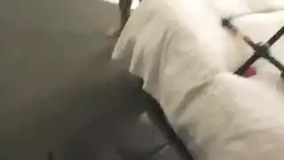 حفلة جنس صريحة بين الأعراق: زوجة تناكت بشكل مزدوج
