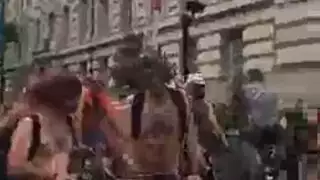 جلسة نكاح سرية: التدليك يتحول إلى مثلية جنسية صعبة