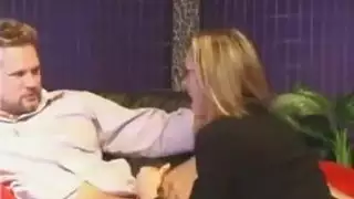 ترجمة عربية على بورن صعب بأسلوب أمهات وبنات