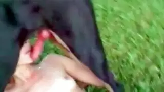 احتفال النيك الوحشي: عاهرة روسية تتوسل لقذف الكلب