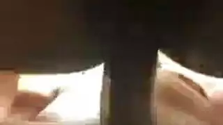 ٢ ست عاهرات يتم تمديدهن في علاقة جنسية جماعية صريحة