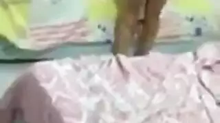 ثنائي إباحي: الأخت الأرملة والفتاة تُدمران