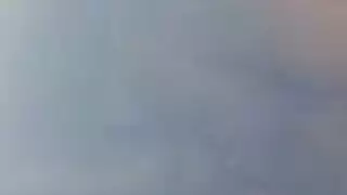 زوج الزوجة الناضجة يضاجع عشيقها في مشهد خيانة قاسي