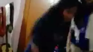 حفلة جنس جماعي في حافلة ذات طابقين مع فتيات جامعيات مثيرة تمتلئن بالسائل المنوي