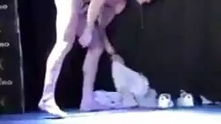 حركة مثلي الجنس فردية – متعة ضخ القضيب