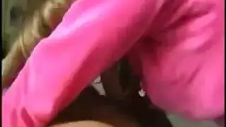 هذه العاهرة المعدمة تحب أخذ القضيب