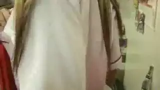 مؤخرة مشعرة تُدك بقوة في جنس شرجي صريح