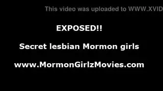 سحاقيات مراهقات يضاجعن بعض بالعضو الصناعي