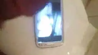 فرج مراهقة يلتقي برغبات راهبة سرية في مضاجعة خشنة بالفصل