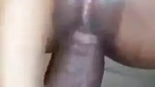 مشدودة ثم مليئة بعنف في هذا المقطع الإباحي