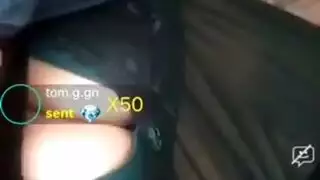 جميلة ألمانية منمشة تذهب للشاطئ لتمارس الجنس مع نفسها بأصابعها