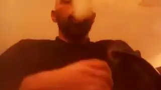 سباكة قاسية لفتاة شقراء مدخنة