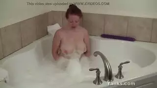 قبض عليها متلبسة: شقراء بنظارات استمنت ثم نيكت بقوة