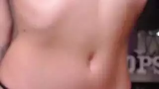 إيمو بيتيت ثملة ومملوءة بالسائل المنوي