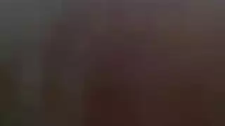 طفلة صغيرة تتناك من صديق اهوها