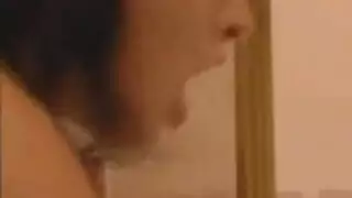 تجرد رقيق ونيك عنيف: مزيج إباحي