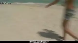 نيك شرجي عميق: تمديد ذلك الثقب