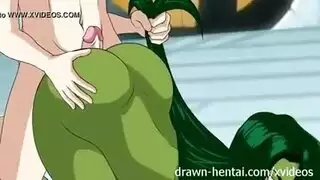 مراهقة شعرها داكن تمارس أفكارها الجنسية الأكثر إثارة