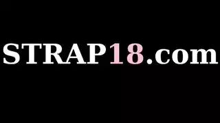 زوجة قرنية تمص قضيبي بينما زوجها في السجن بيغو لايف