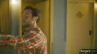 شقيقتان عربيتان منقبات تستسلمان لثلاثي جنسي قاسٍ مع السائق