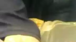 شاب هندي يأخذ الفتاة العربية المحجبة بقوة