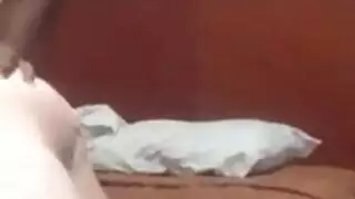 وضع راعية البقر العكسي الإباحي: الجمال البرازيلي تركب وتفرك زبه