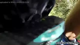 خادمة تشيكية ساخنة تركب قضيبًا في مشهد إباحي مثير