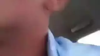 مص صريح في السيارة عارضة عربية تمص حتى الانفجار