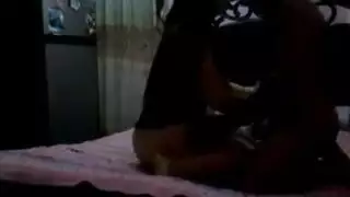 زوج عربي ينيك فرج زوجته بوضعية الكلب