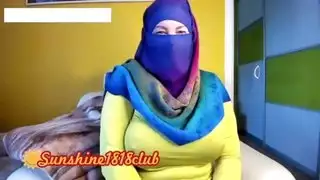 سكسي محجبه سورية ترضع زب على السرير