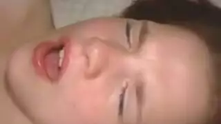 وقت الإباحية: جدة تتعرض لعملية جماعية بقضبان متعددة