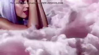 جنس كلبّي يضم قضيباً عملاقاً