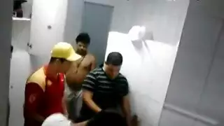 مبلل وشرس: مص ولحس كل شيء