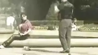 قضيب المصور عميق في فرج عاملة المغسلة