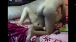 فرس مصري يقدم حفر عميق في السرير